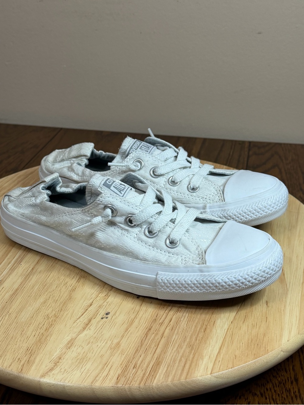 Converse women’s Shoreline Sneakers
